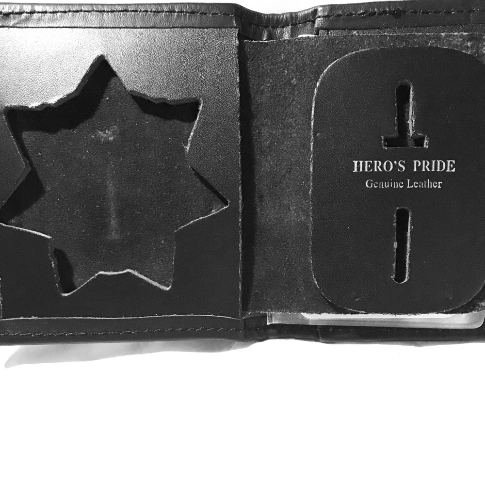 Deluxe Single ID Badge Wallet.. New